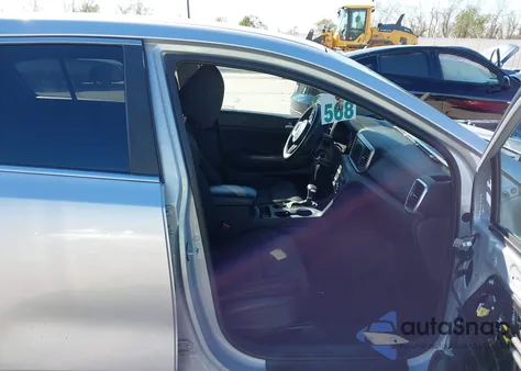 2020 Kia Sportage Lx z USA, uszkodzony, nr VIN KNDPMCAC9L7739702